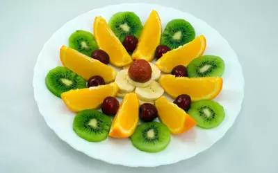 新春果香盈满盘，待客佳礼显体面——春节水果拼盘制作指南